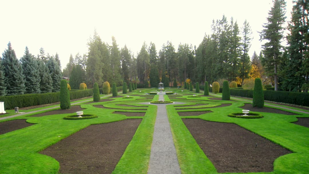 Manito Park lilac garden in bloom